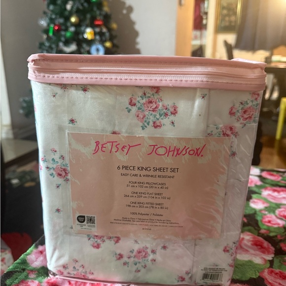 Betsey Johnson Pink and White Floral King Sheet Set